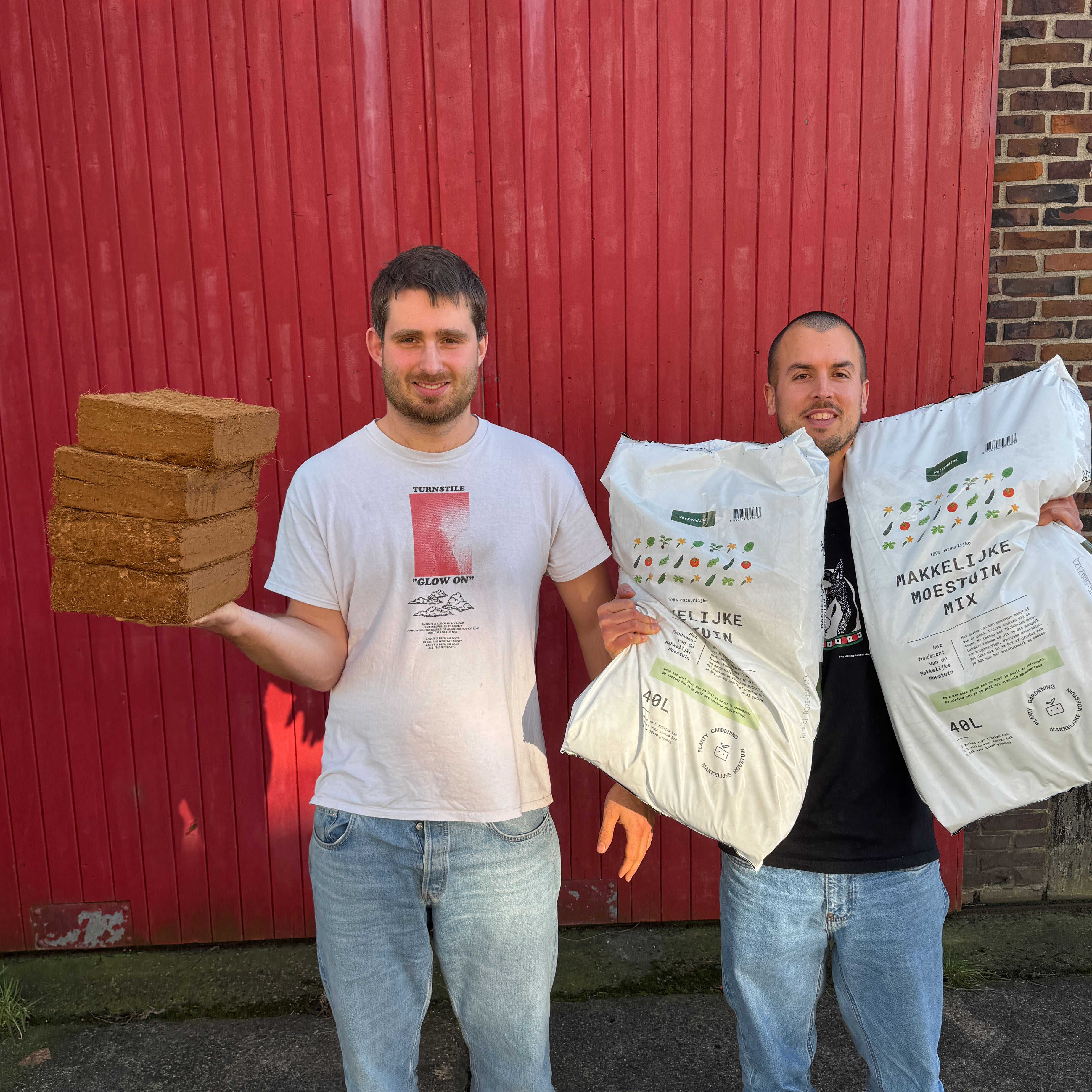 Voor 80 liter mix: 4 blokken kokos of 2 zakken MM-mix